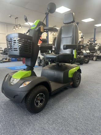 (Used) Invacare Comet Pro