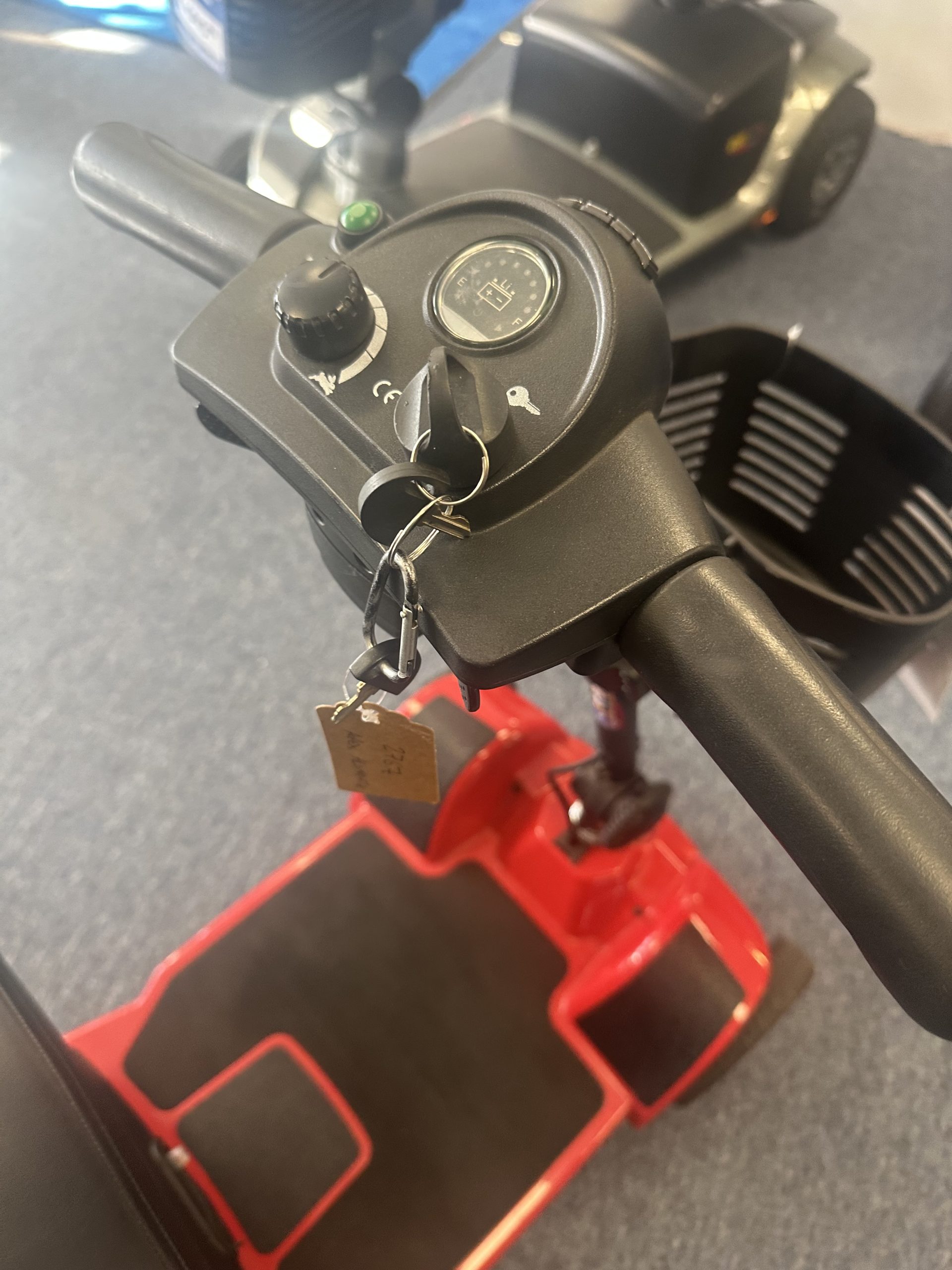 (Used) Pride Apex Alumalite take-apart boot scooter - Image 4